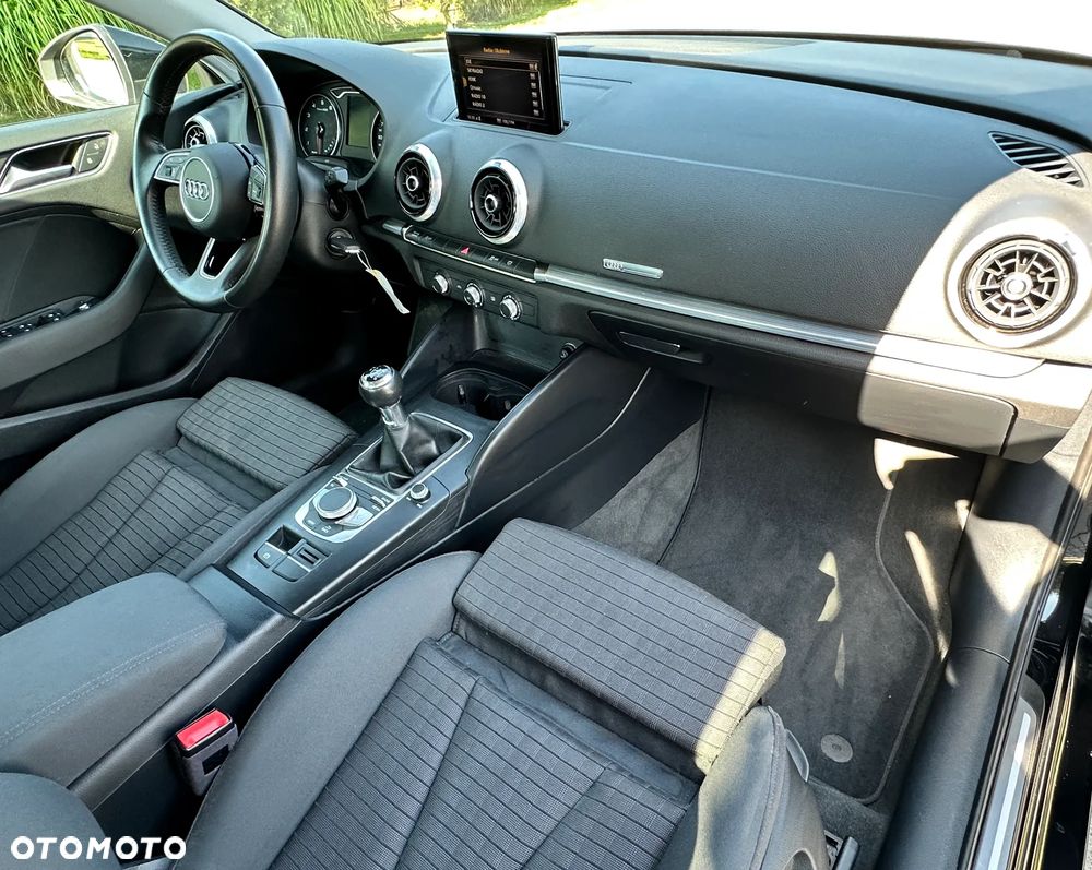 Audi A3 Limousine 30 TFSI sport - 5