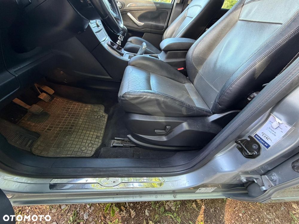 Ford S-Max - 18