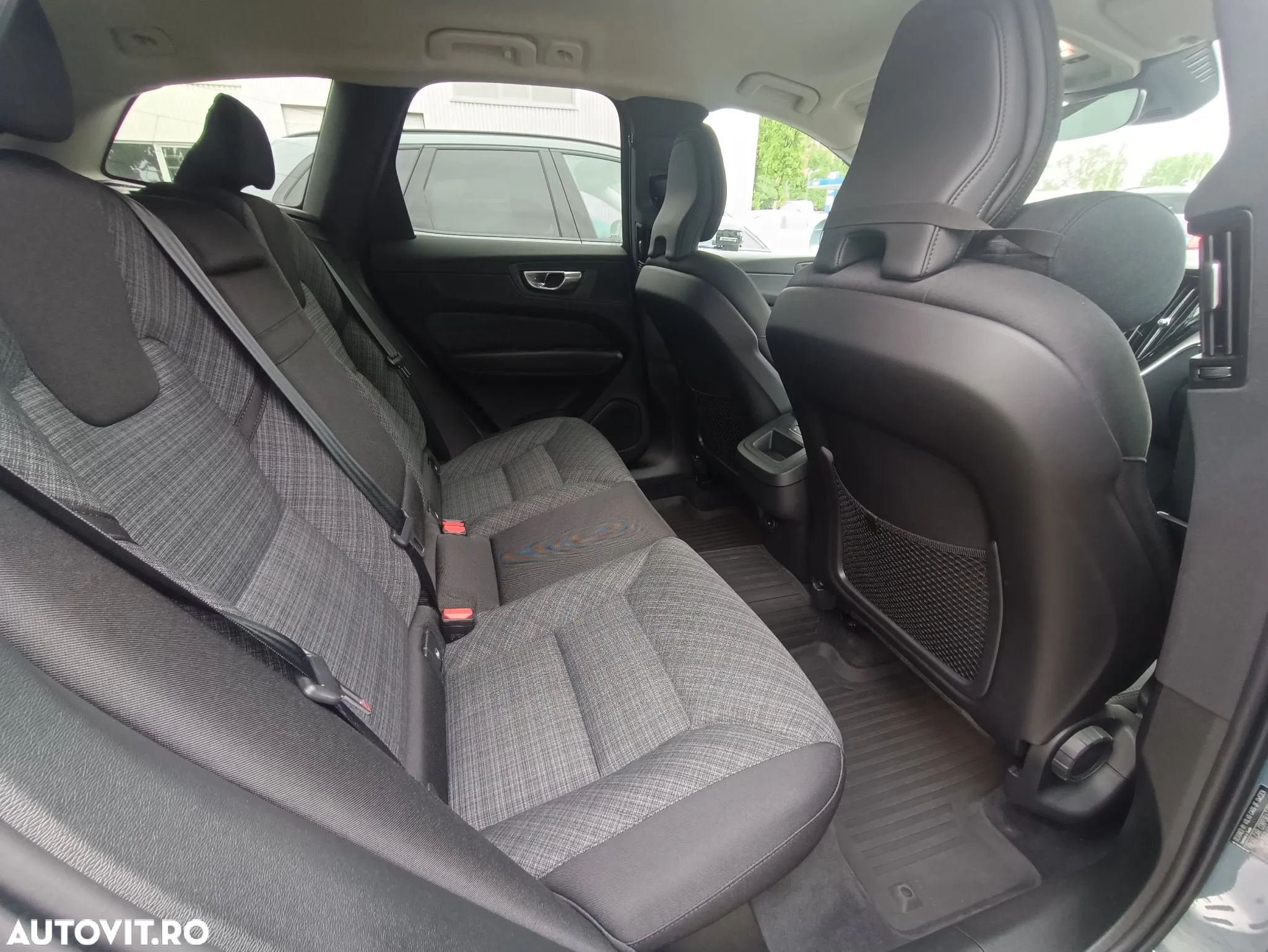 Volvo XC 60 B4 MHEV AT FWD Core - 20