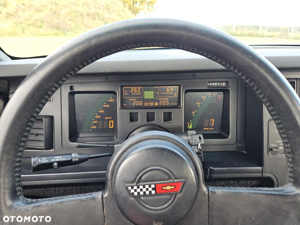 Chevrolet Corvette - 18