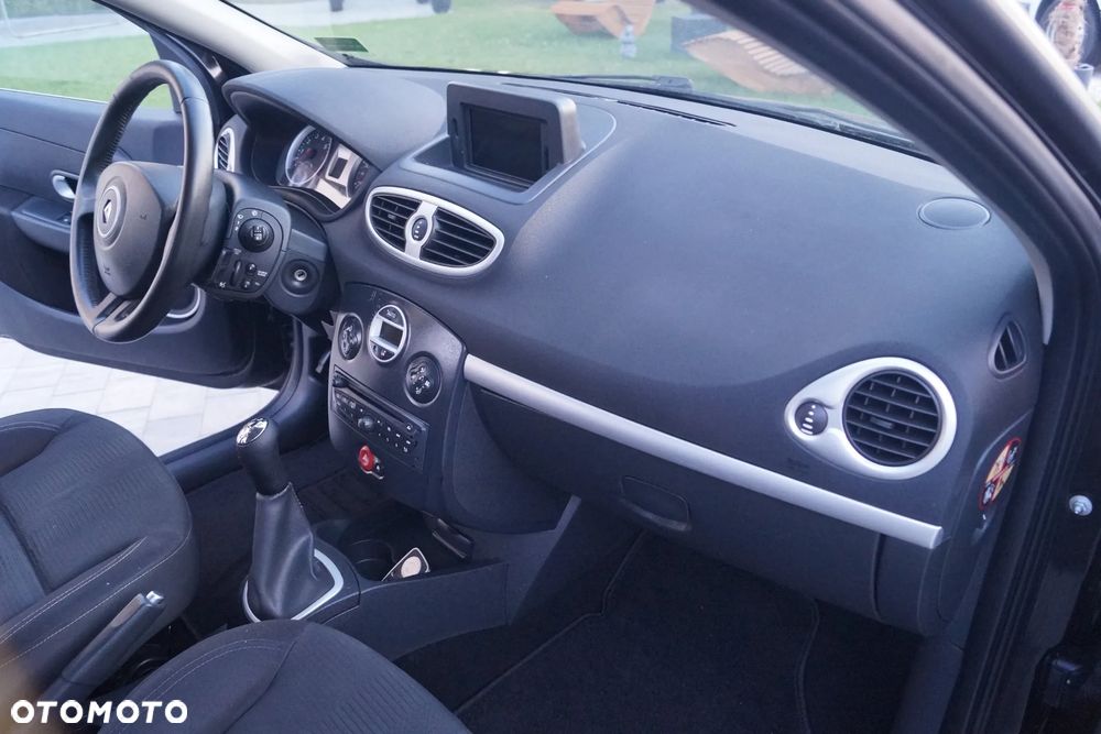 Renault Clio 1.2 16V 75 nightDay - 38