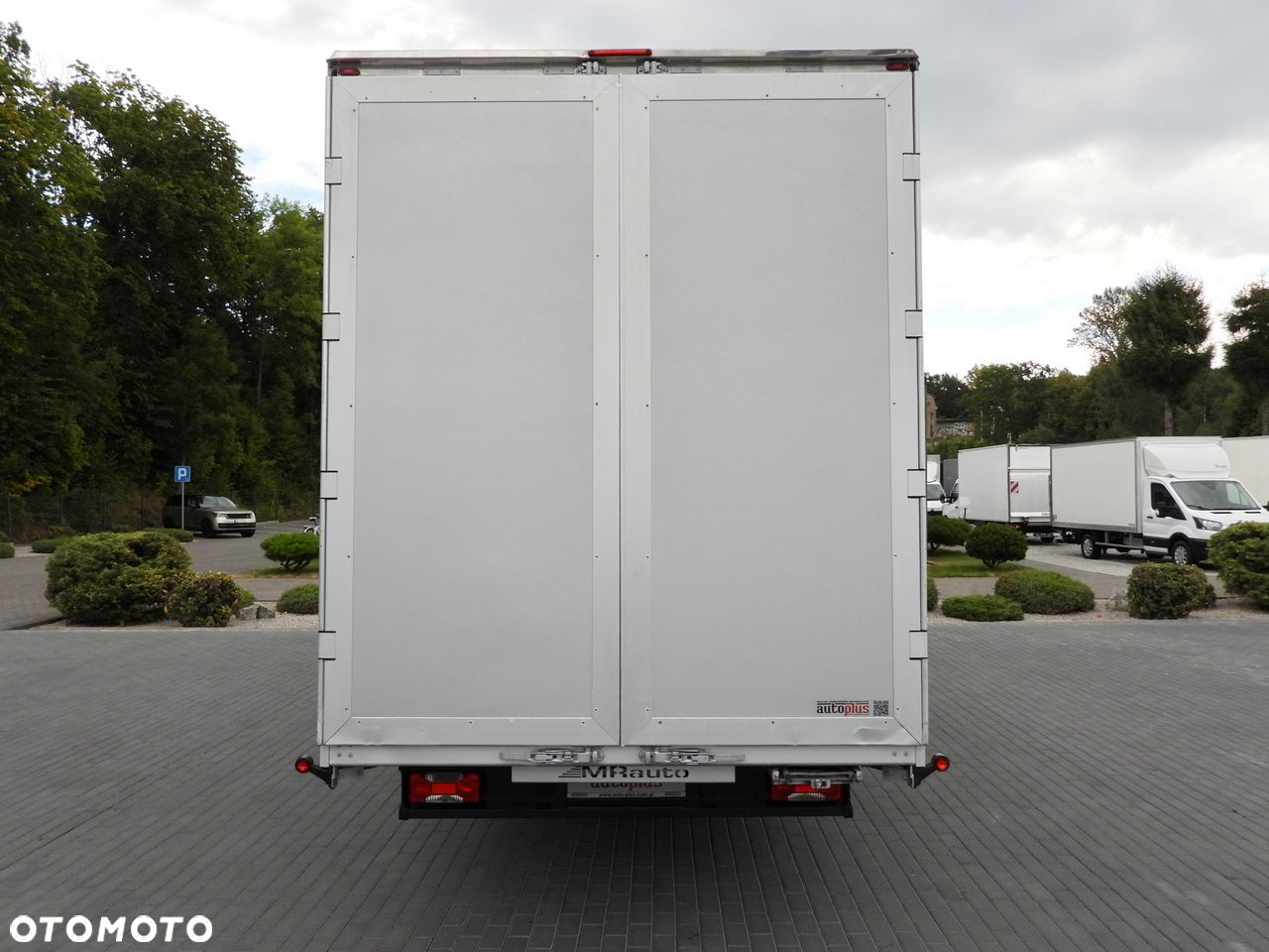 Iveco DAILY 50C15 PLANDEKA 12 PALET TEMPOMAT BLIŹNIACZE KOŁA KLIMATYZACJA  150KM - 12