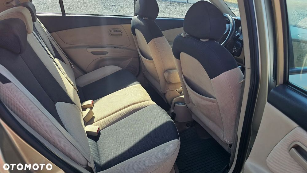 Kia Rio 1.5 CRDi Family + - 14