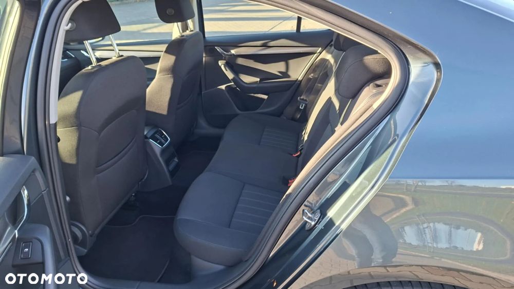 Skoda Octavia 2.0 TDI Style DSG - 10