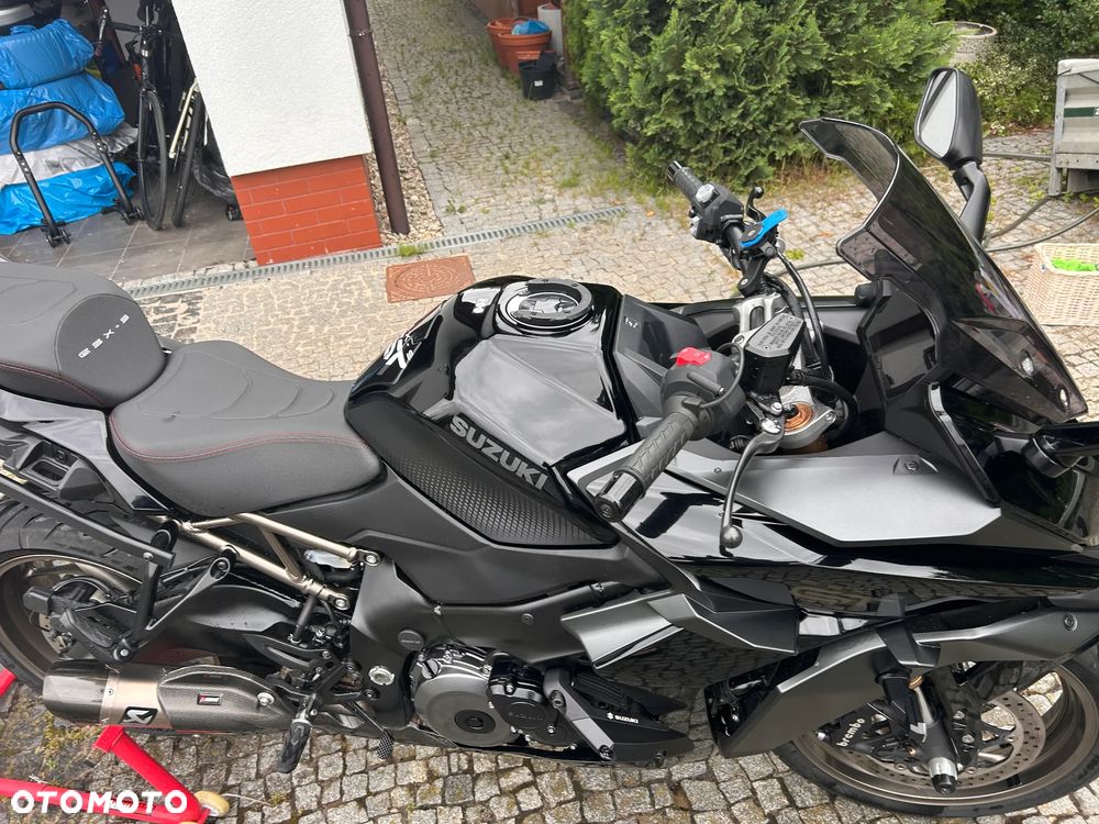 Suzuki GSX 1000 - 28