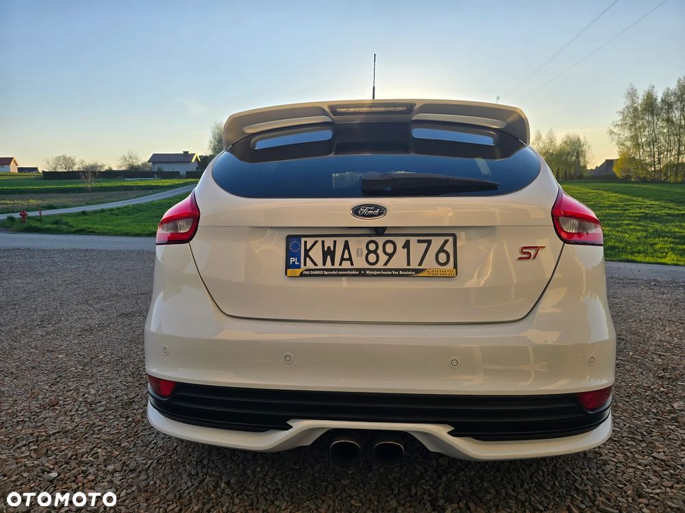Ford Focus 2.0 EcoBoost ST mit Leder-Exclusiv-Paket - 9