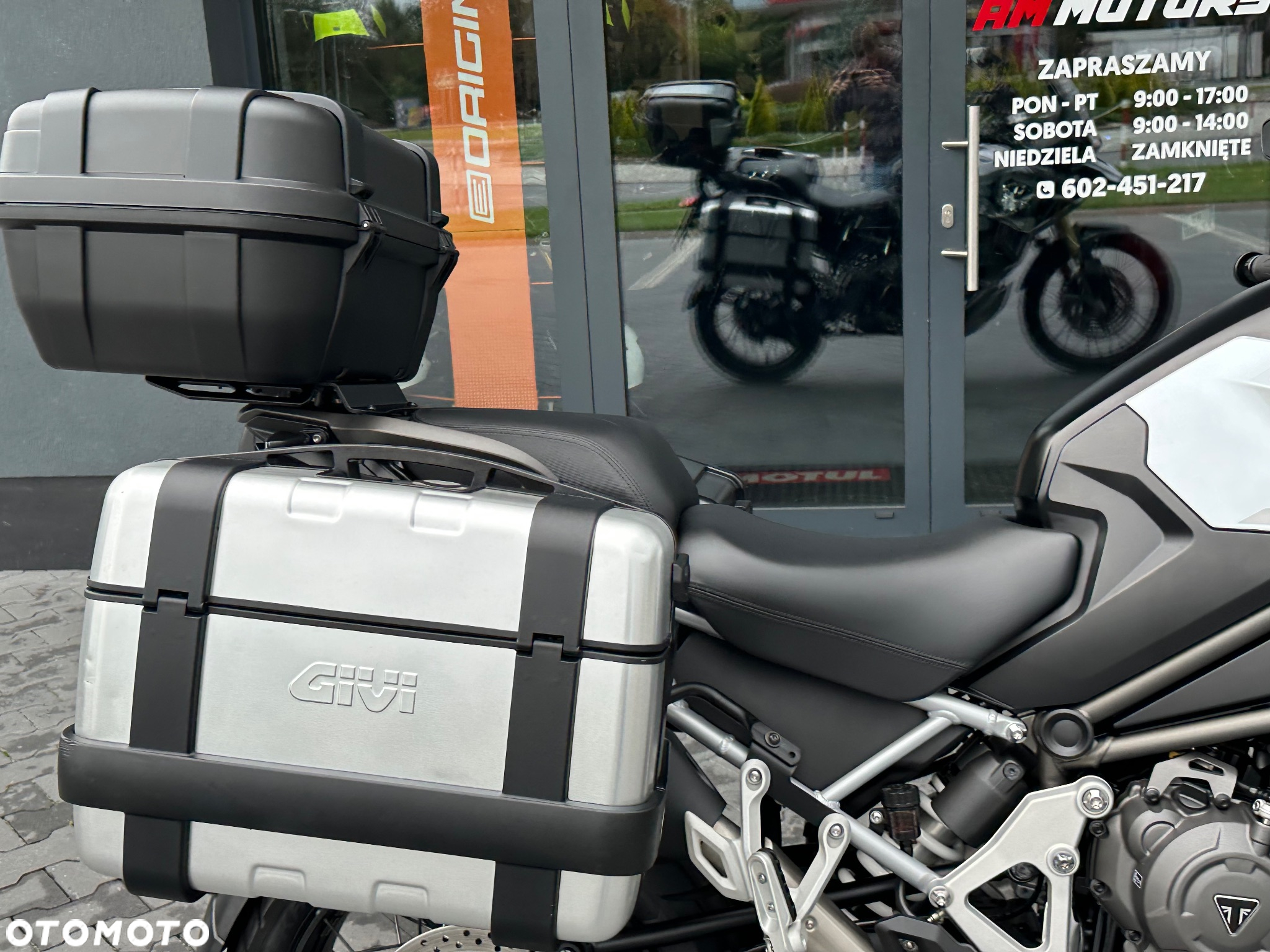 Triumph Tiger - 9