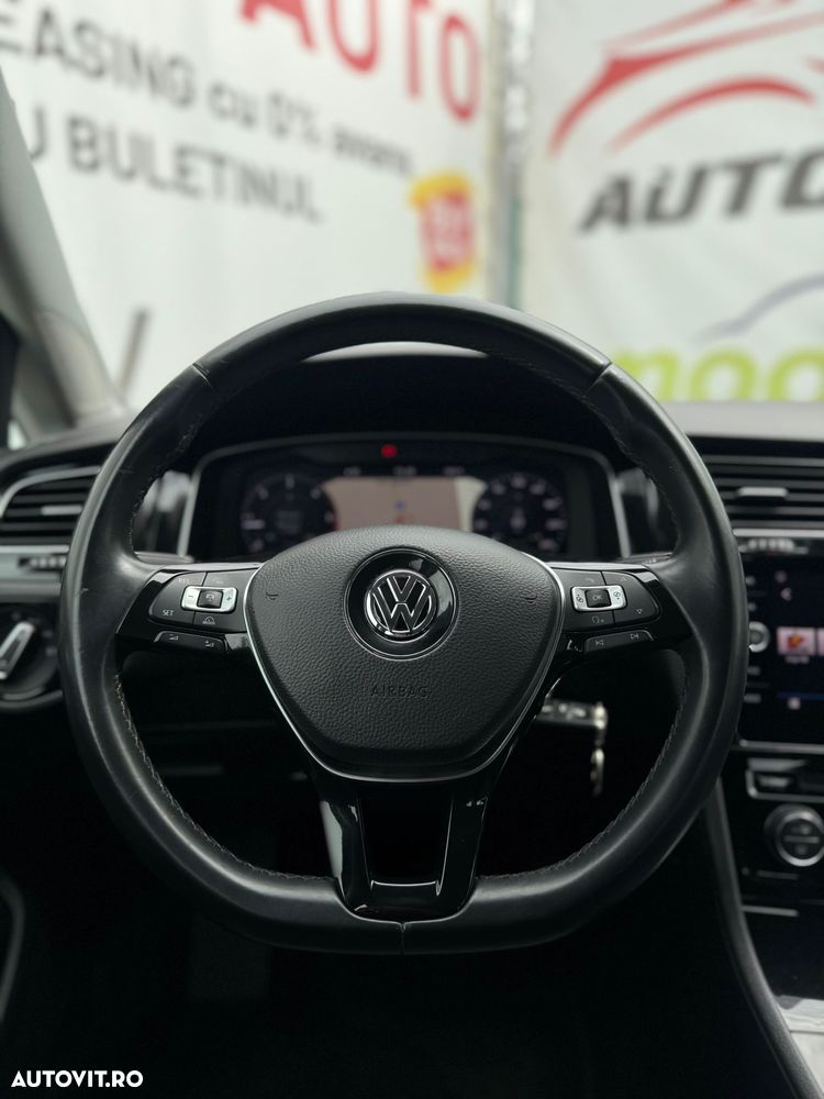 Volkswagen Golf - 29