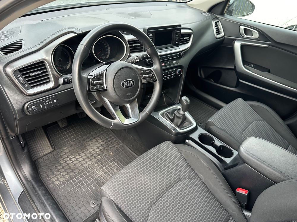 Kia Ceed 1.4 L - 22