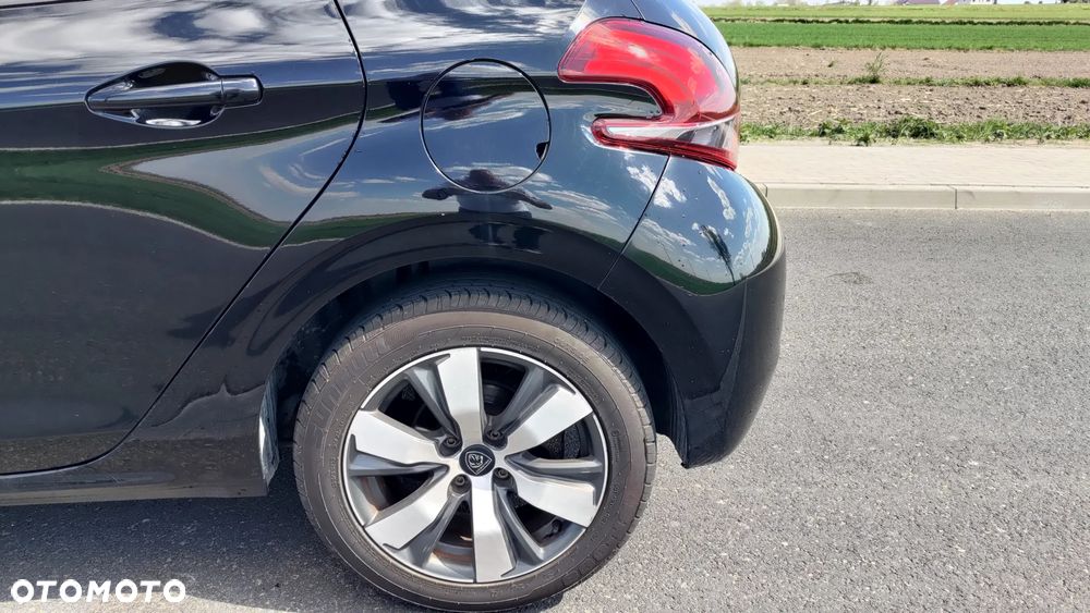Peugeot 208 BlueHDi 100 Active Pack - 19