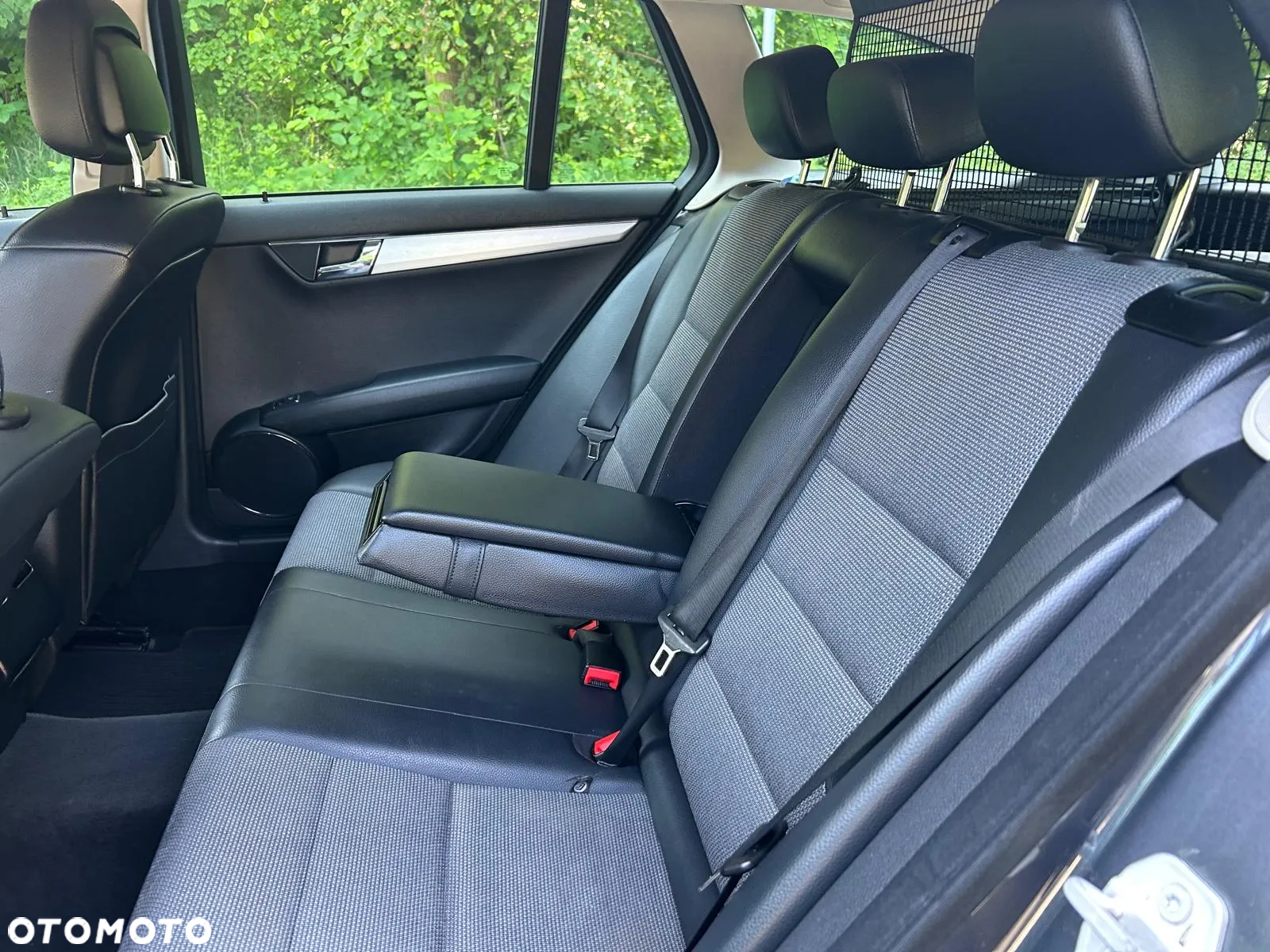Mercedes-Benz Klasa C 180 T CGI Automatik BlueEFFICIENCY - 13