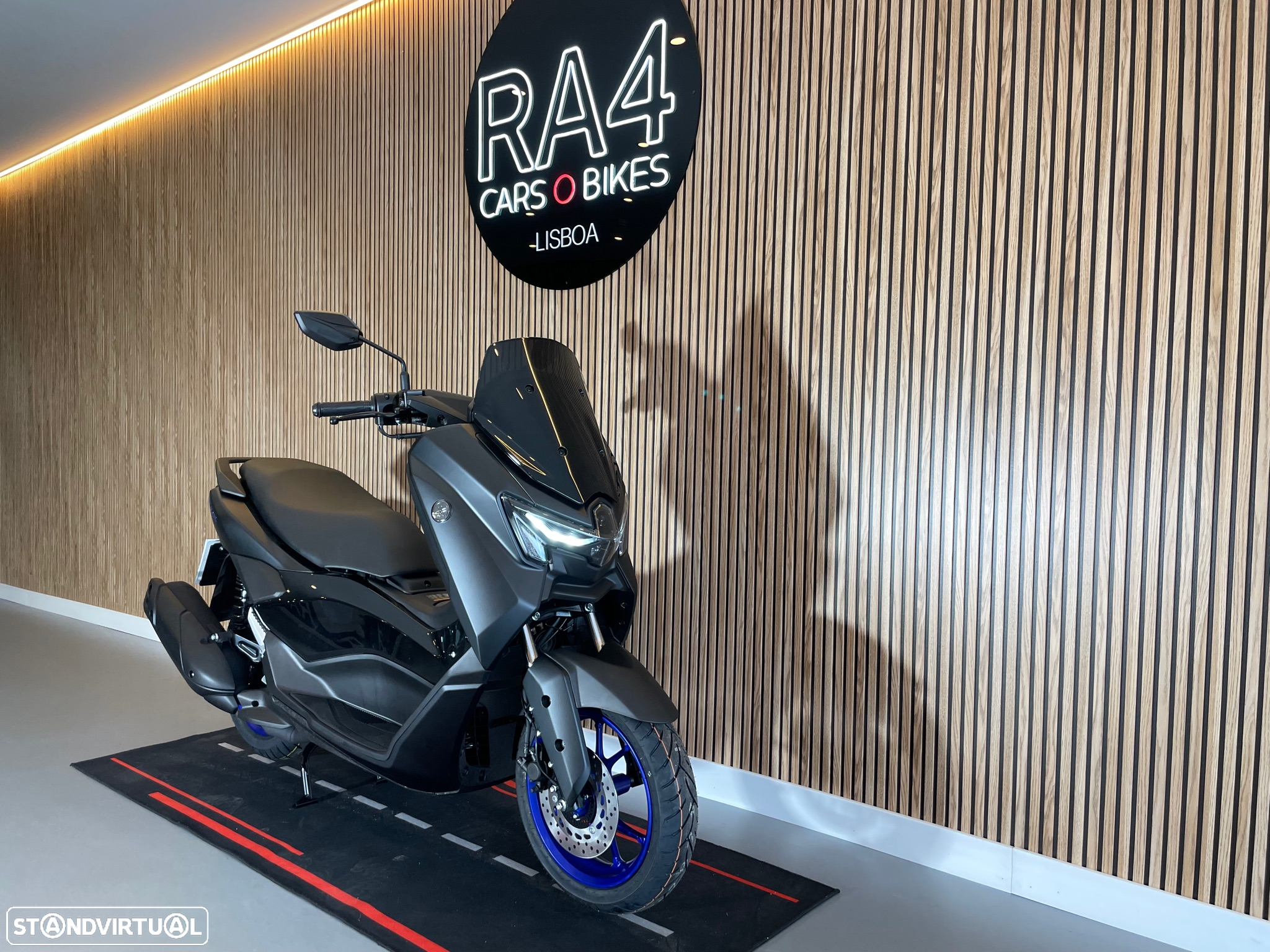 Yamaha NMAX - 4