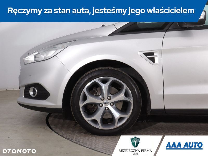 Ford S-Max - 17