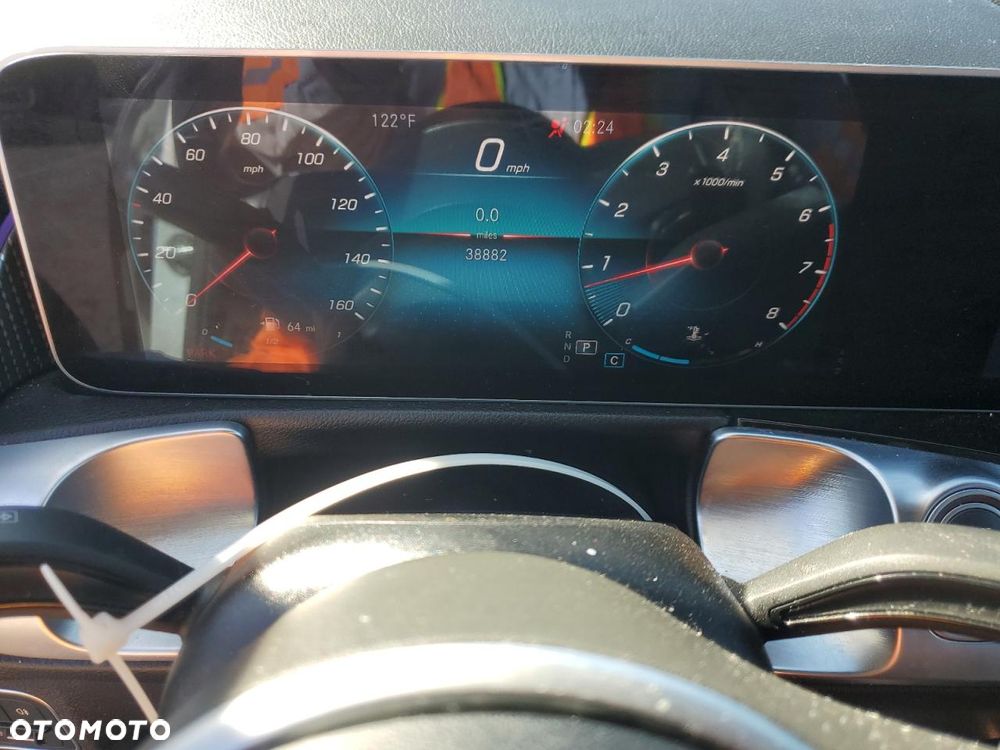 Mercedes-Benz GLB - 9