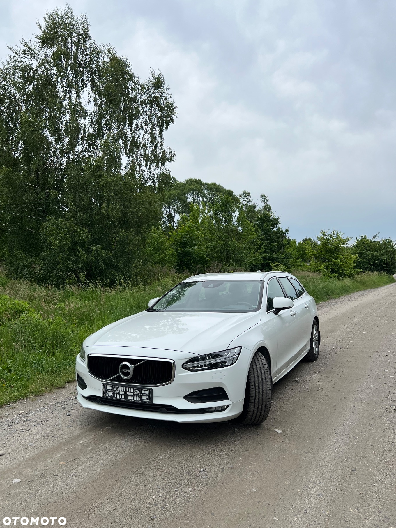 Volvo V90 D4 Momentum - 2