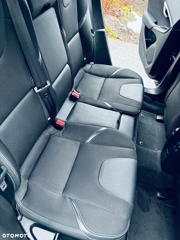 Volvo V40 D2 Momentum - 13