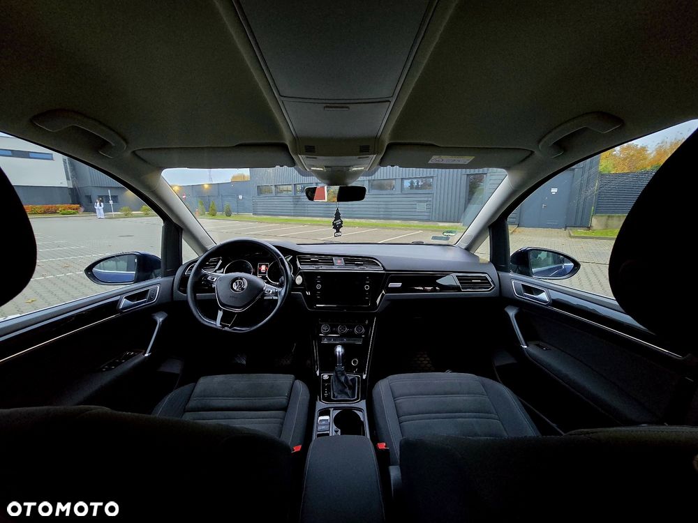 Volkswagen Touran - 8