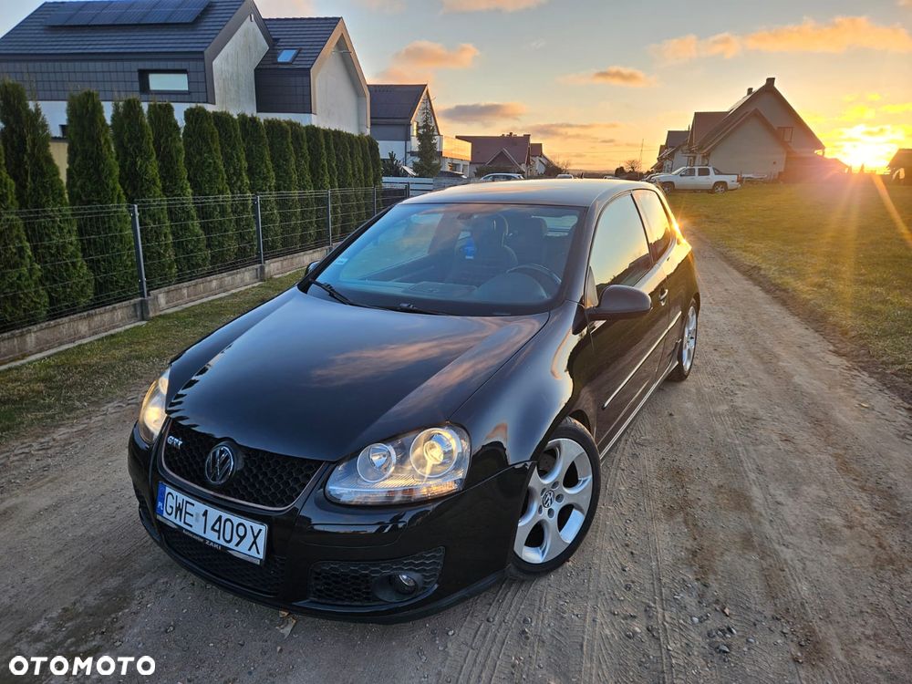 Volkswagen Golf - 6
