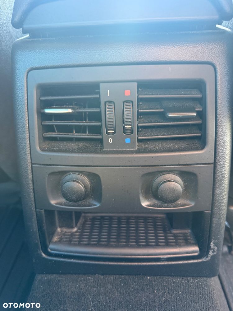 BMW Seria 3 320i - 14