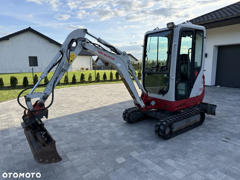 Takeuchi TB216 - 8