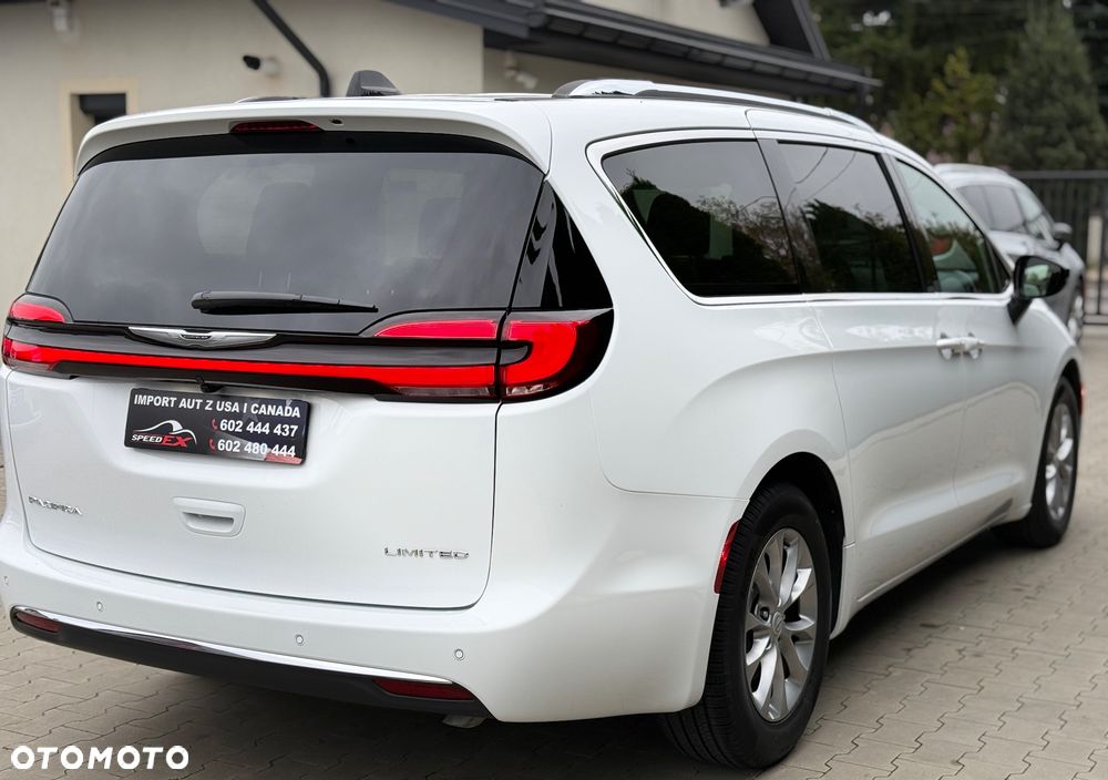 Chrysler Pacifica - 8
