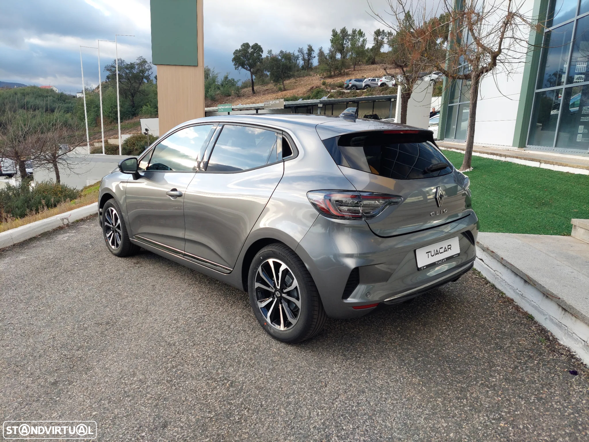Renault Clio 1.6 E-Tech Full Hybrid Techno - 6