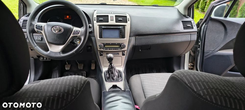 Toyota Avensis - 20