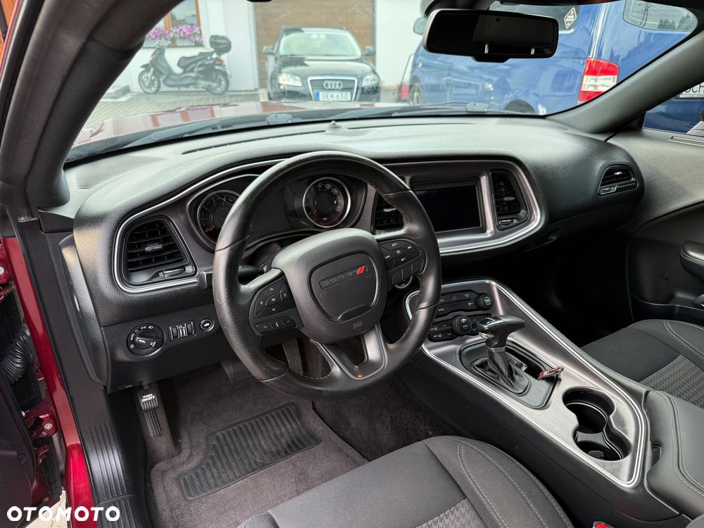 Dodge Challenger 5.7 R/T - 10