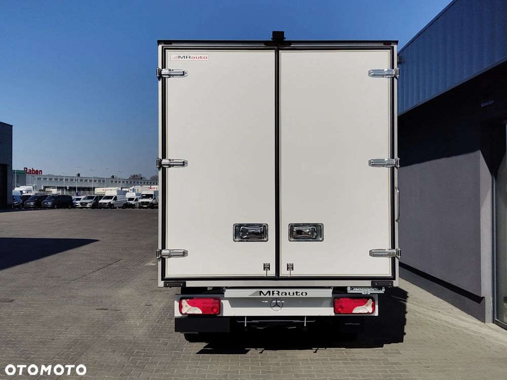 Mercedes-Benz Sprinter - 8