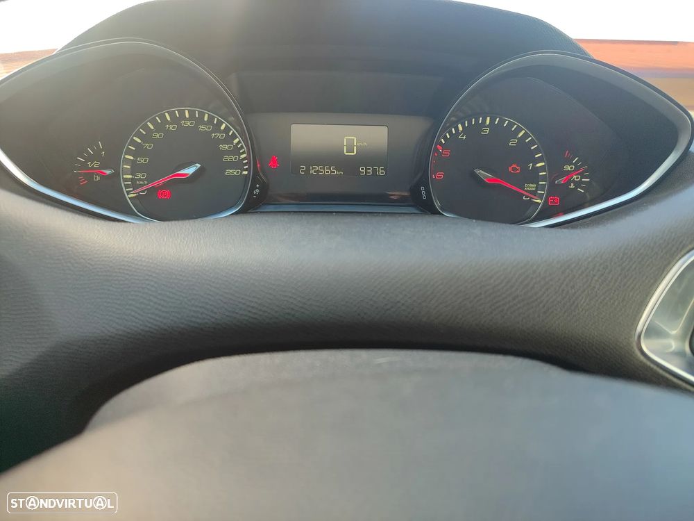 Peugeot 308 1.6 e-HDi Allure - 11