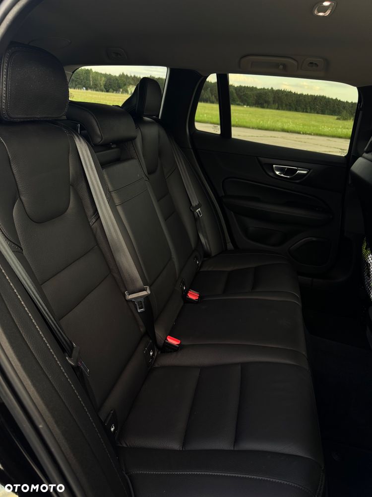 Volvo V60 Cross Country - 10