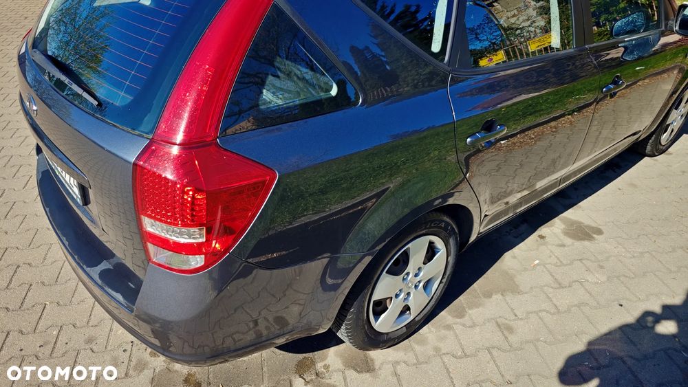 Kia Ceed - 9