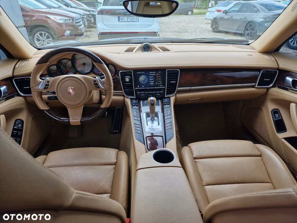 Porsche Panamera - 23