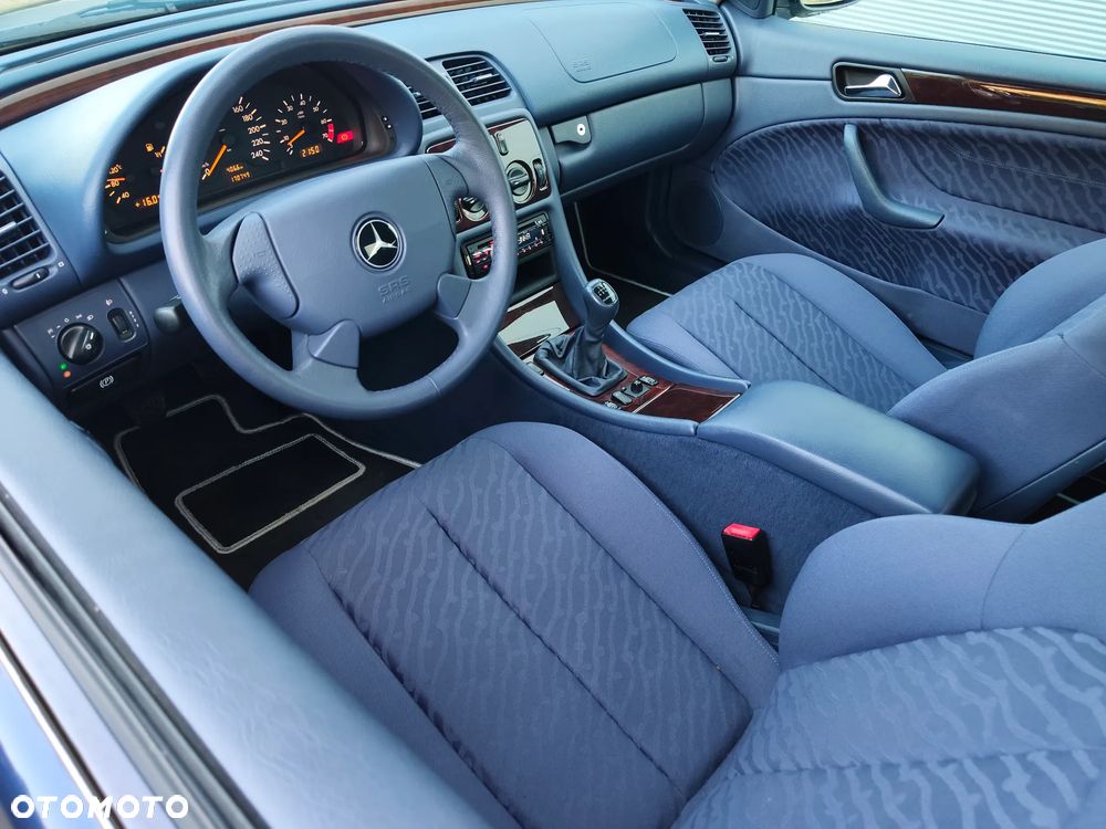 Mercedes-Benz CLK - 27