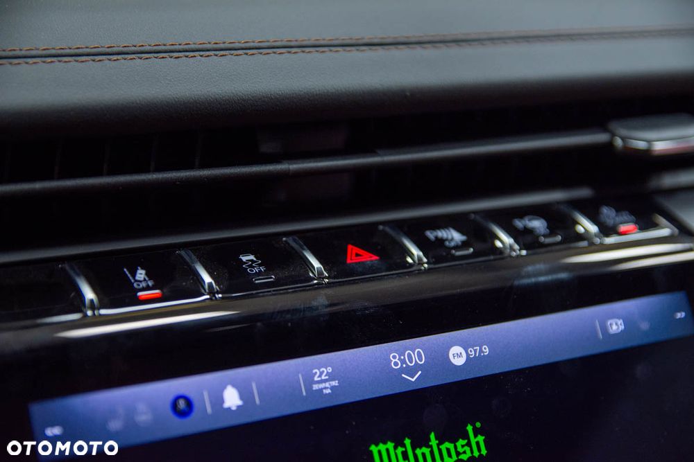 Jeep Grand Cherokee - 23