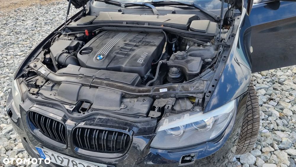 BMW Seria 3 330d xDrive - 26