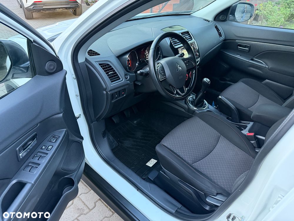 Mitsubishi ASX - 15