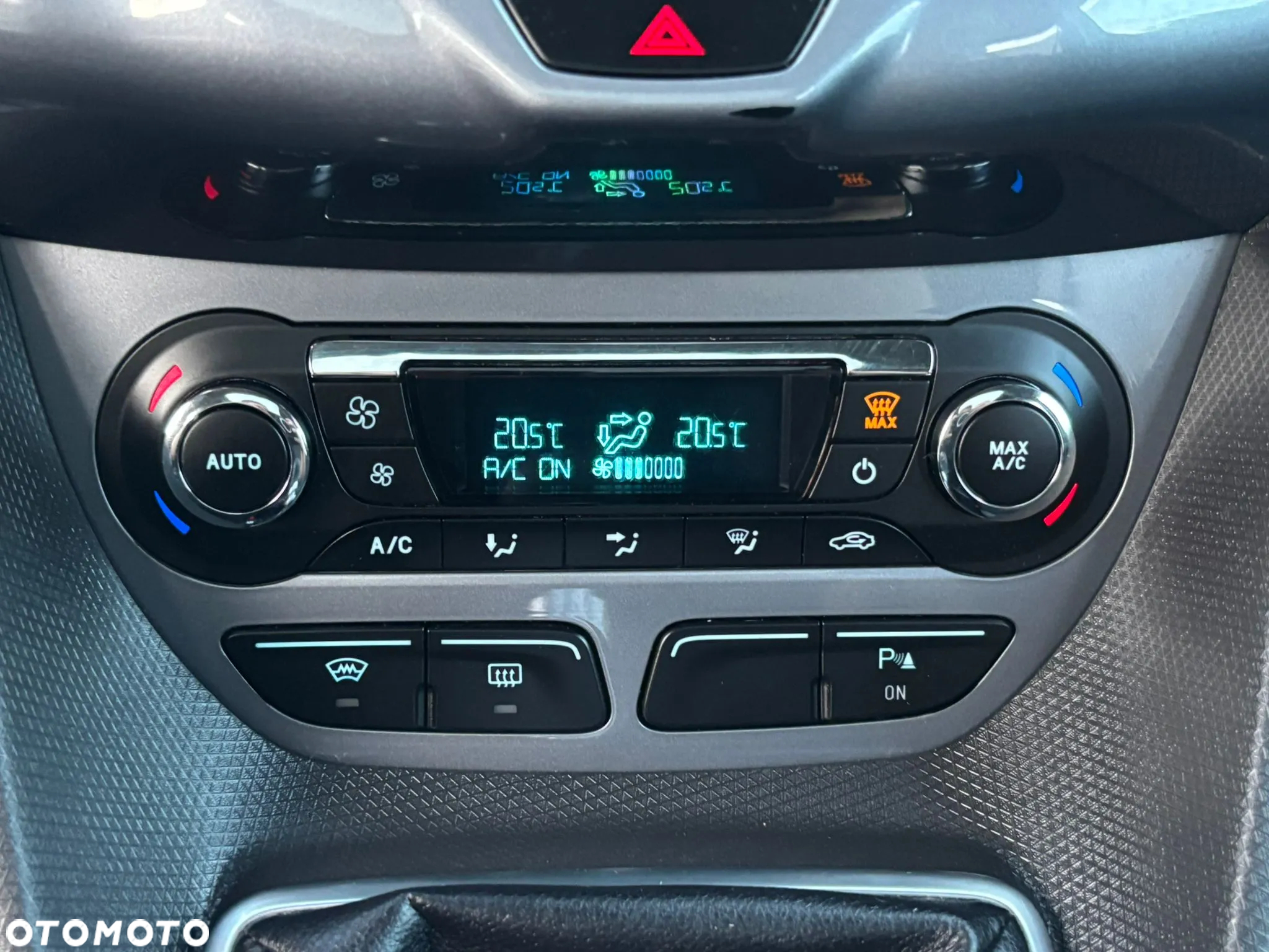 Ford Tourneo Connect - 21