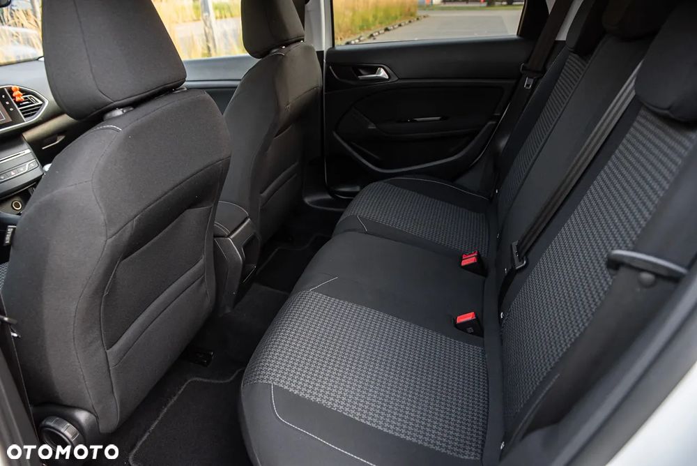 Peugeot 308 1.5 BlueHDi Allure Pack S&S - 23