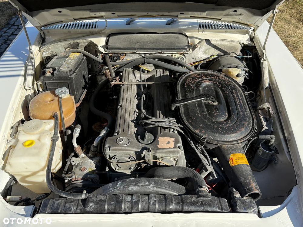 Mercedes-Benz SLC - 10