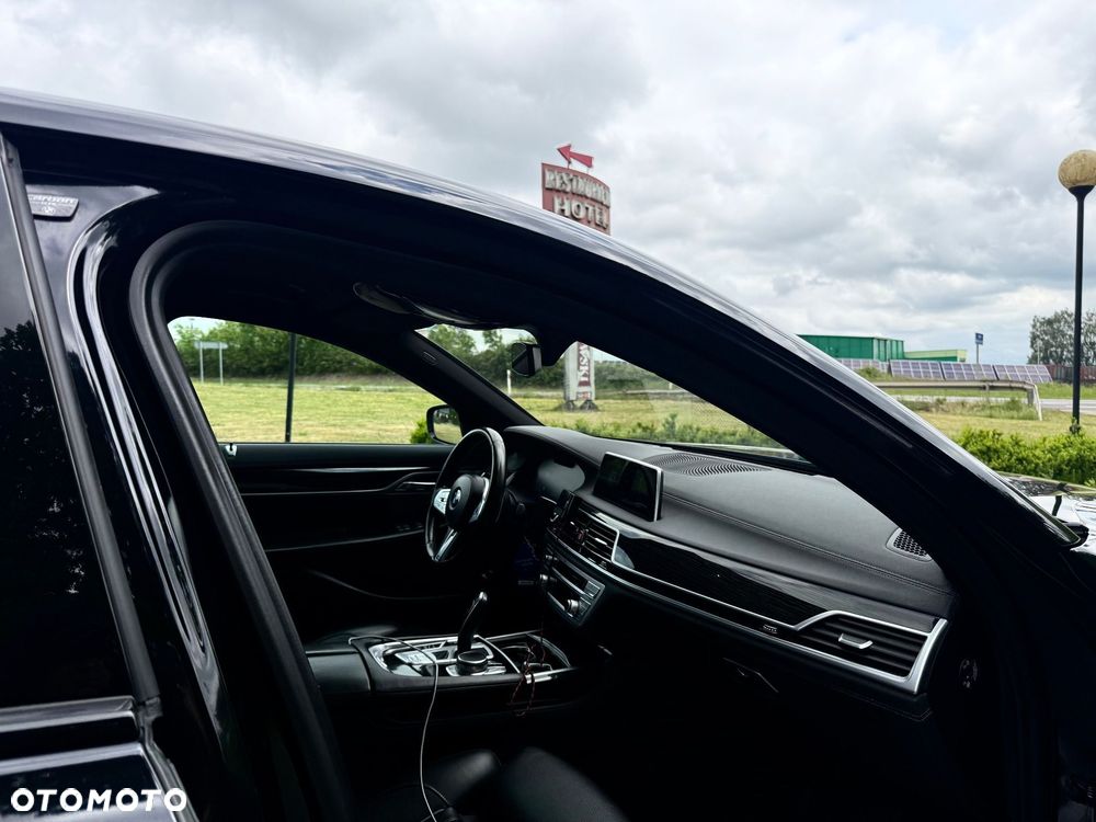 BMW Seria 7 740d xDrive sport - 12