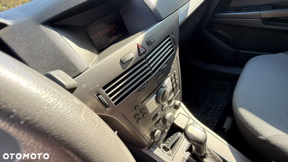 Opel Astra 1.8 Sport - 28