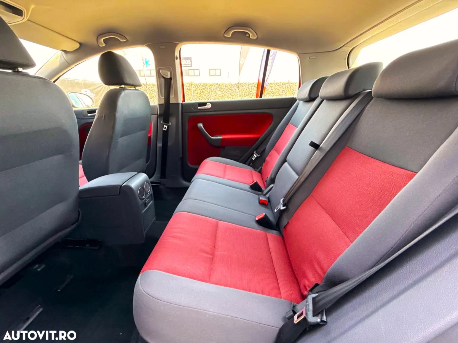 Volkswagen Golf Plus 1.9 TDI DPF DSG Edition - 23