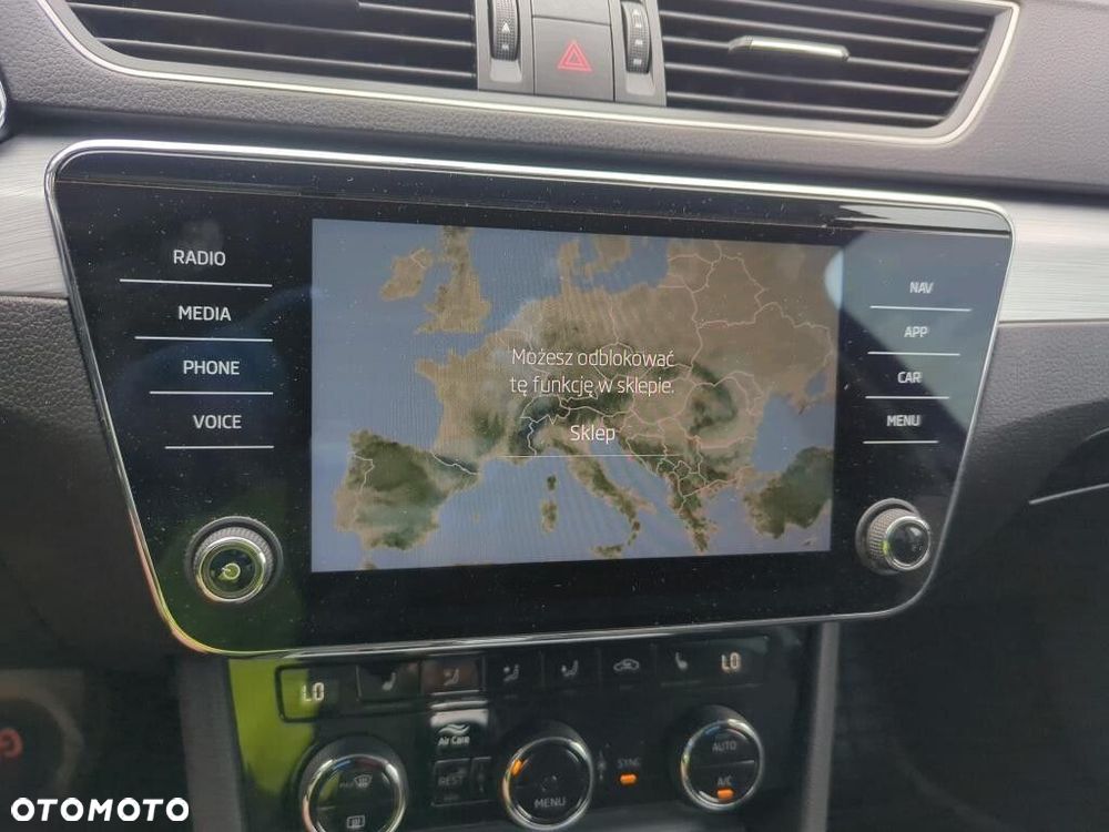 Skoda Superb 2.0 TDI SCR Ambition DSG - 16