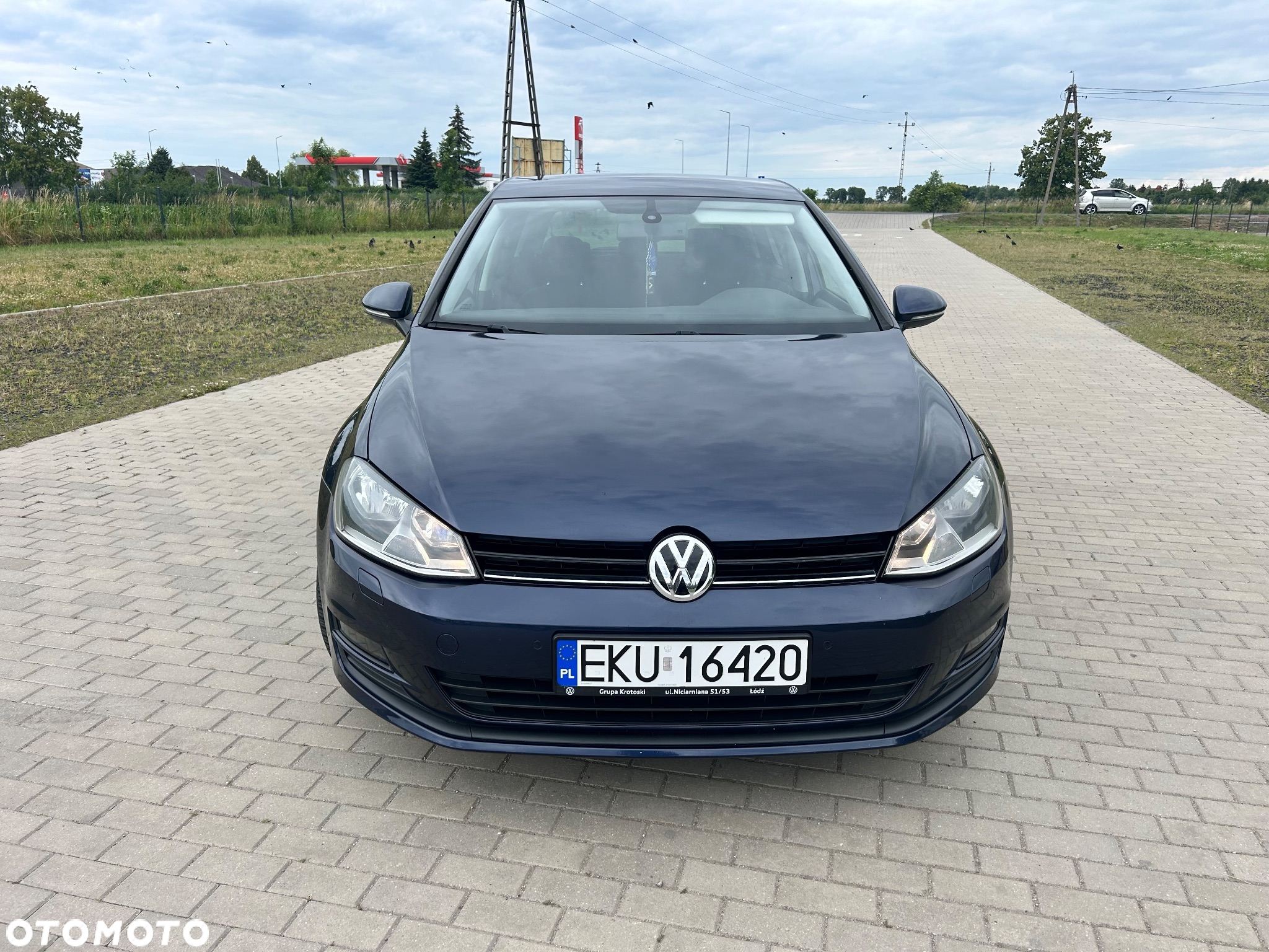 Volkswagen Golf - 2