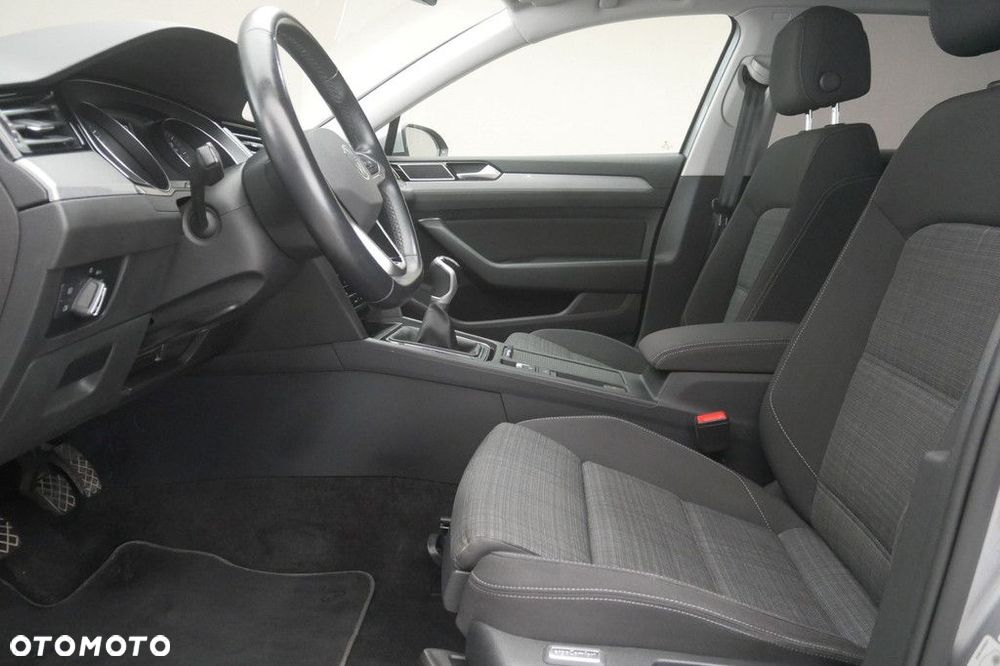 Volkswagen Passat Variant 2.0 TDI EVO Business - 12