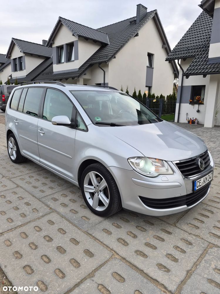 Volkswagen Touran - 5