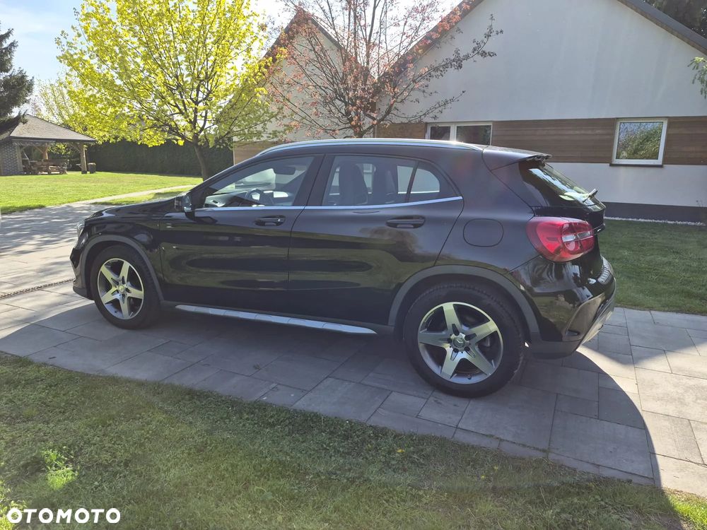 Mercedes-Benz GLA 200 AMG Line - 16