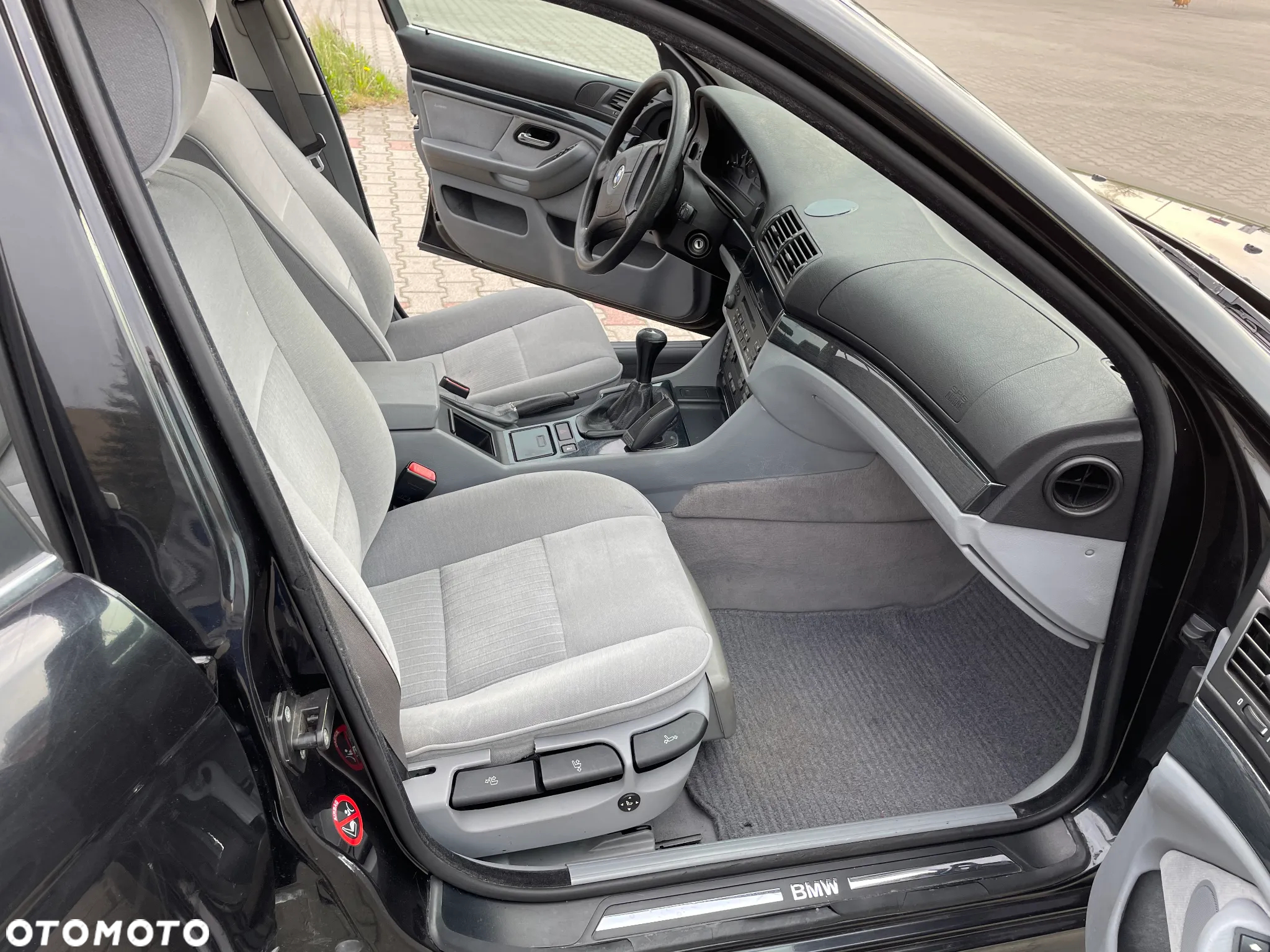 BMW Seria 5 523i - 5
