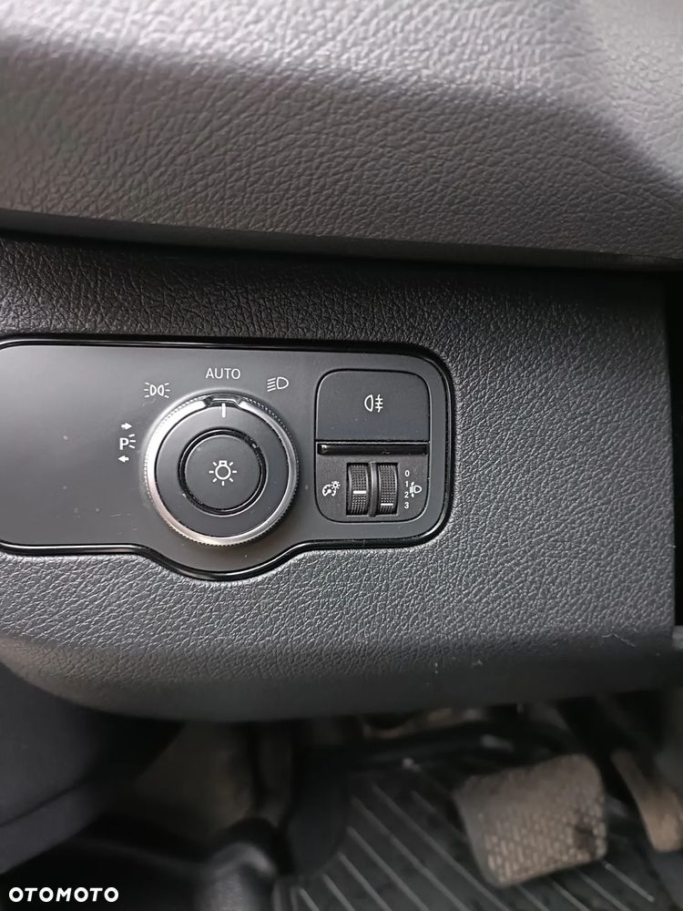 Mercedes-Benz Sprinter - 12